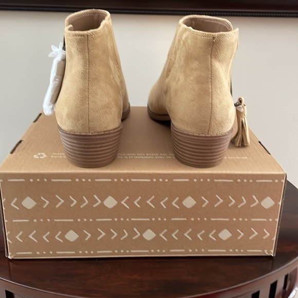 Zodiac Women's Tan Ankle Boots - Picture 4 of 5